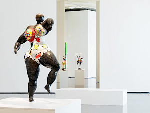 Nana Mosaïque Noire, Sammlung Würth Foto: Franca Candrian © 2022 Niki Charitable Art Foundation, All rights reserved / ProLitteris, Zurich