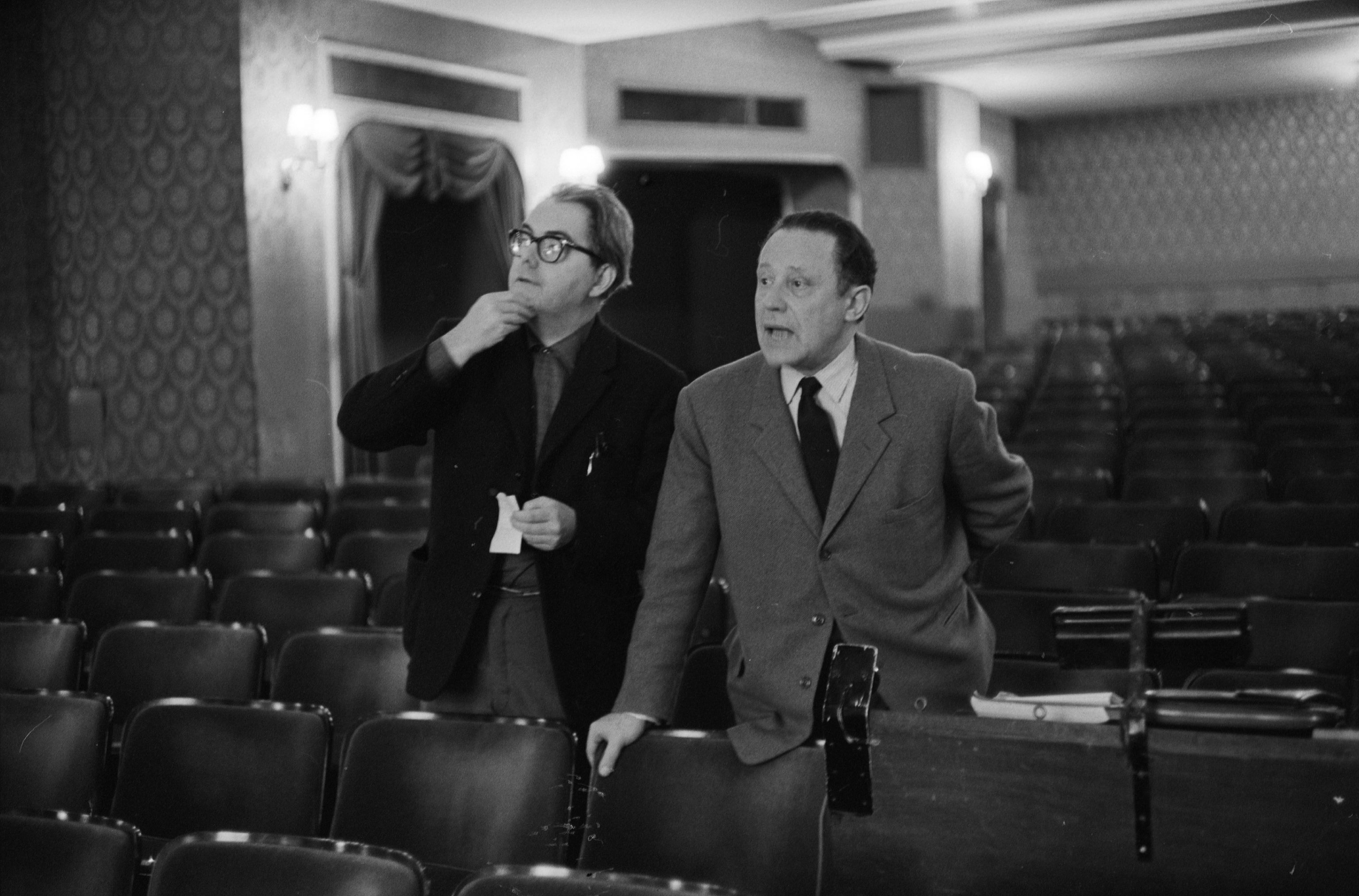 Max Frisch und Kurt Hirschfeld bei den Proben zu «Andorra», 1961 (ETH-Bibliothek Zürich, Bildarchiv / Foto: Comet Photo AG)