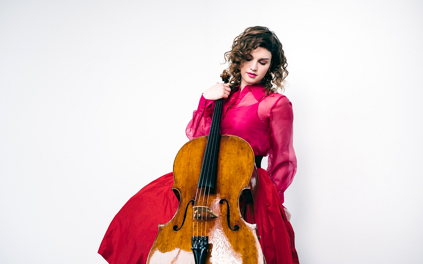 Julia Hagen performs Britten