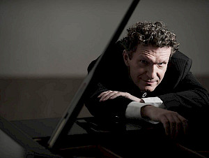 Markus Schirmer, Pianist und künstlerischer Leiter; Foto von Christian Jungwirth