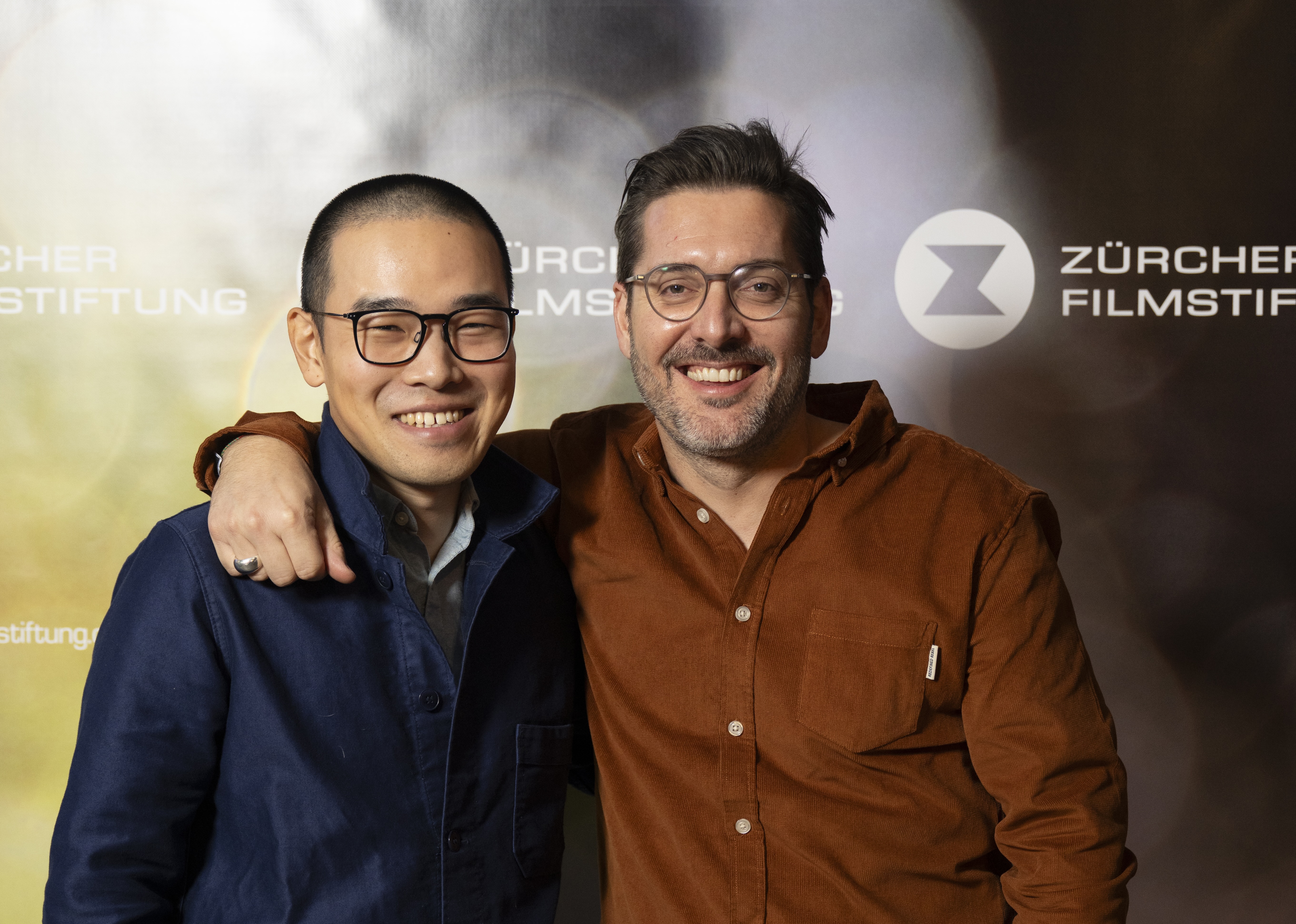 Oliver Miescher (rechts) mit Ke-ren Wang, u.a. Spezialist für Digitale Kultur bei der Zürcher Filmstiftung. Foto © Eduard Meltzer